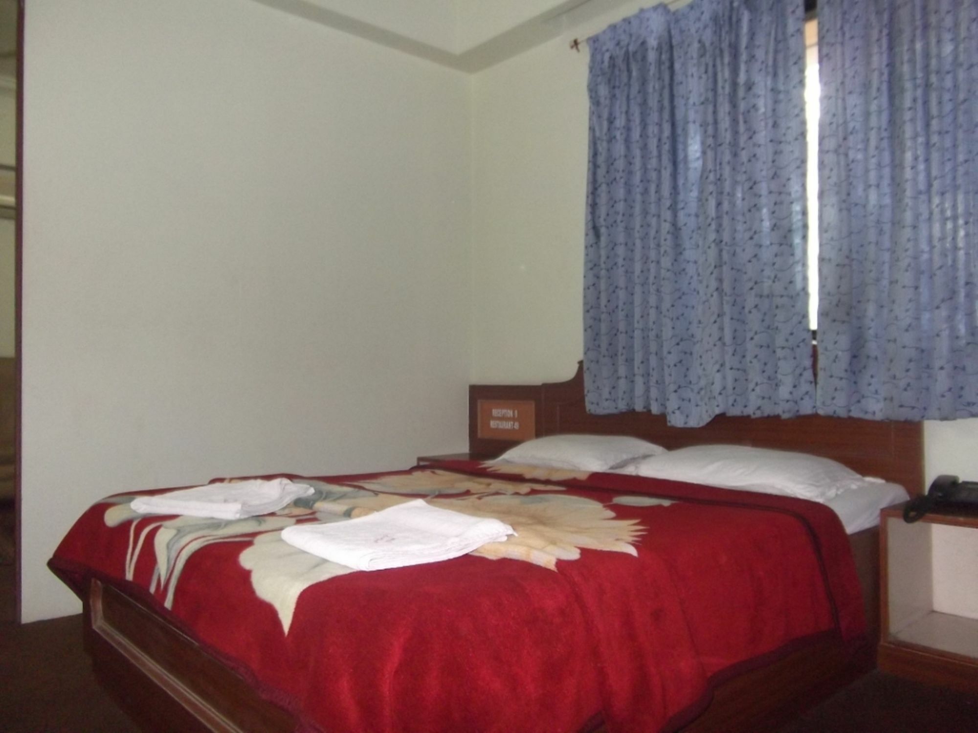 Hotel Ravikant プネ エクステリア 写真