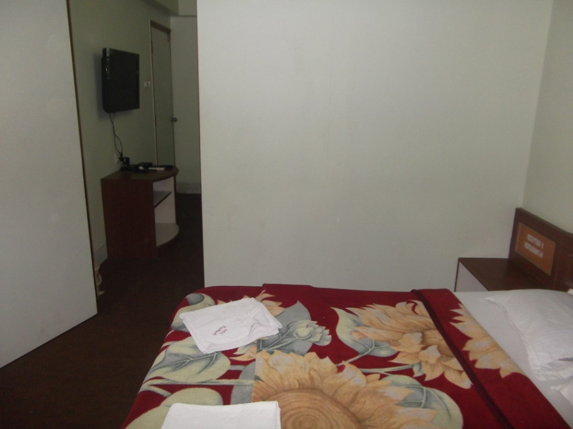 Hotel Ravikant プネ エクステリア 写真